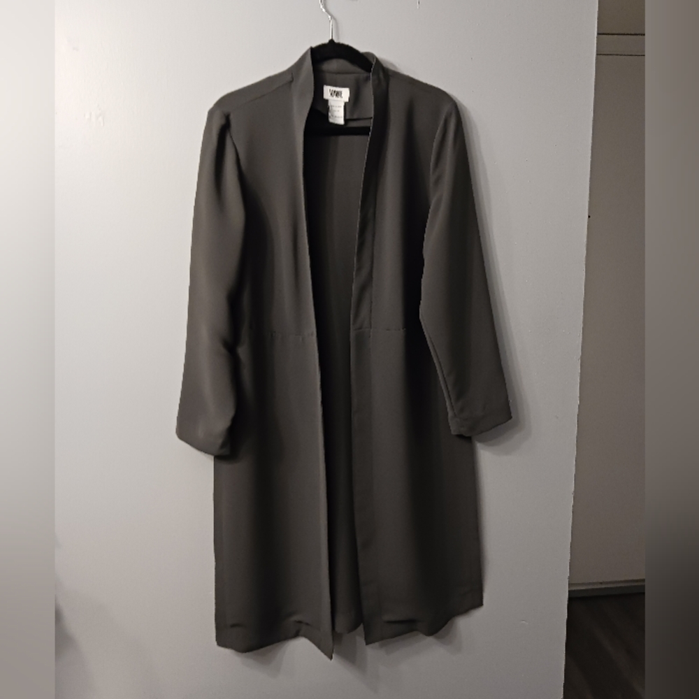 Final $8 Monroe & Main "Colarless long Duster" Sz. M  Gray